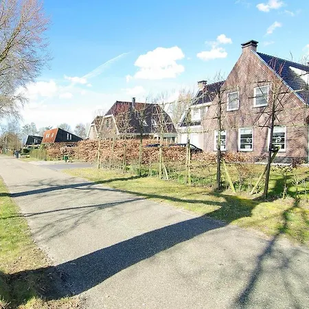 Two Tulips Dutch Retreat Hillegom