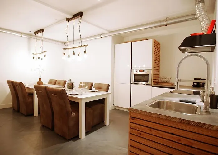 Two Tulips Dutch Retreat Hillegom