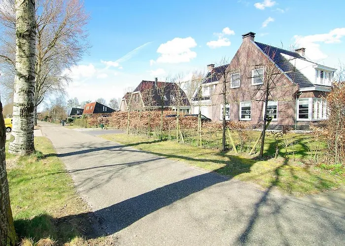 Two Tulips Dutch Retreat Hillegom